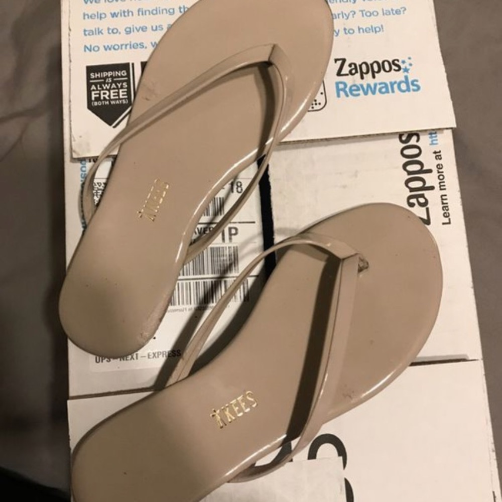 Tkee sandals